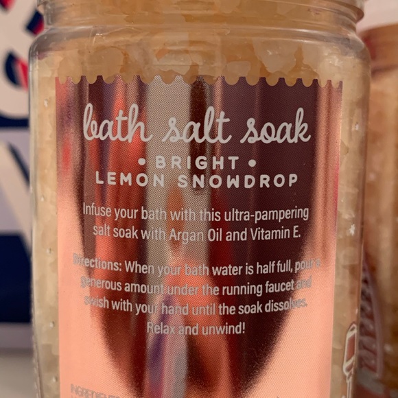 Bath & Body Works Bright Lemon Snowdrop bath soak - Picture 3 of 3
